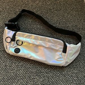 [LIKE NEW!] FREE PEOPLE Iridescent Sling Bag